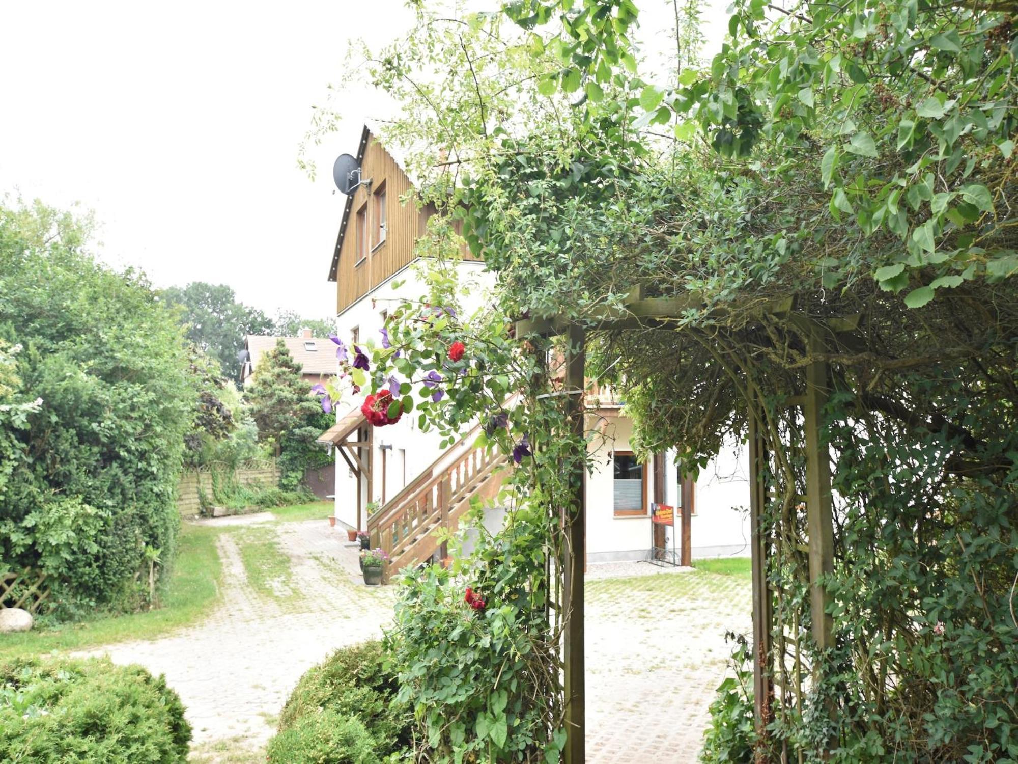Beautiful Apartment In Rerik With Garden Near Sea Екстер'єр фото